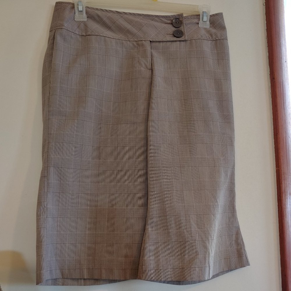 BOGO🎀Plaid Dress Capris- Size 11